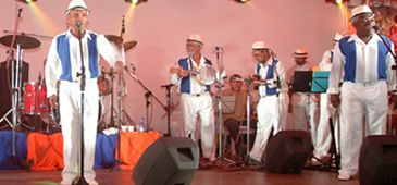 30112012_VelhaGuardaSamba_01.jpg