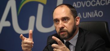 03122012_luis_adams_FabioPozzebomABr.jpg
