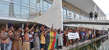 200413_protestoindios_valtercampanato_abr.jpg