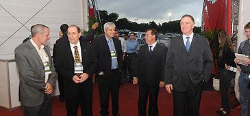 06052013_governador_feiramoveis_romero.jpg