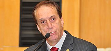 21082013_atayde_armani_tonicoAles.jpg