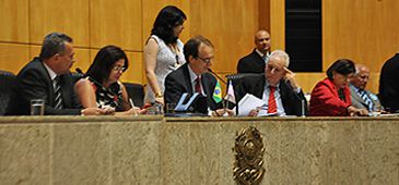 25092013_mesa_diretora_sabatina_ales.jpg