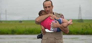 05022014_bombeiro_resgate_facebook_bombeiros_es.jpg