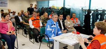 13022014Ana_Rita_Dilma_Div_PR.jpg