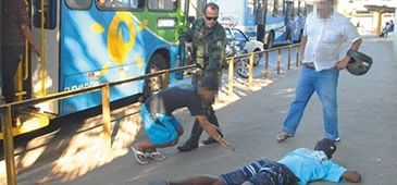 18022014_policia_bandido_pmes.jpg