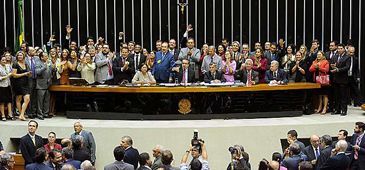 130314_aprovacao_pec_247_jbatista_camara.jpg