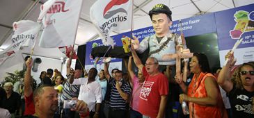 040414_protesto_servidores_expotur_leonardo_sa.jpg