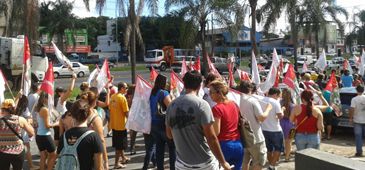 140414_passeata_professores_cristina.jpg