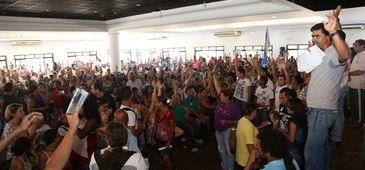 230414_assembleia_professores_gustavo.jpg