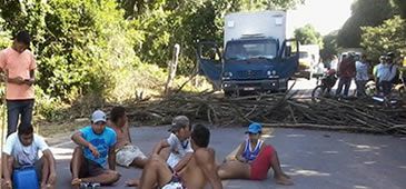 20052014_protestoindios_face_rosanirsilva.jpg