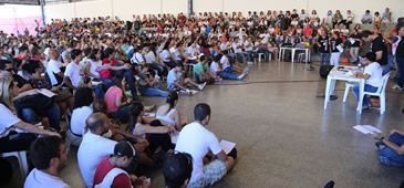 210514_assembleia_professores_gustavo.jpg
