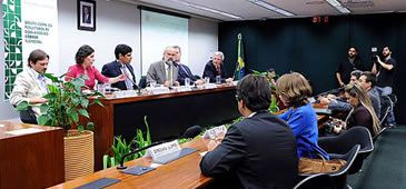 22052014_audienciaCMA_GabrielaKorossyCamaradosDeputados.jpg