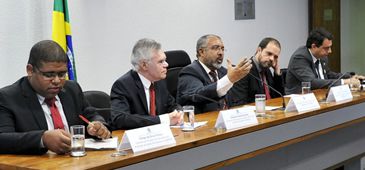 150714_audiencia_senado_geraldo_magela_ag_senado1.jpg