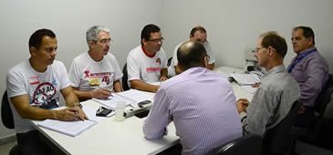060914_negociacao_banestes_sindibancarios.jpg