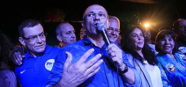 110914_HartungContarato_LeonardoSa_01.jpg