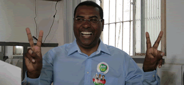 05102014_roberto_carlos_gustavo.gif