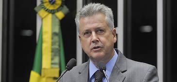 071014_rodrigo_rollemberg_moreira_mariz_senado.jpg