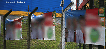 31102014_cartaz_propaganda_leo.gif