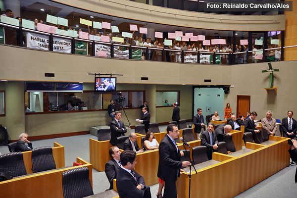 02092014_votacao_pl_tribunal_ales02.jpg