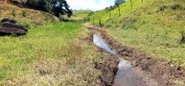 14012014_corrego_sao_jose_calcado_pm_ambiental.jpg