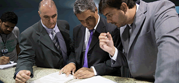 10022015_protesto_camara_serjao_andre_moreira_leo.gif