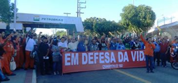 130215_protesto_petroleiros_facebook_sindipetro.jpg