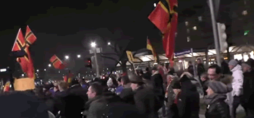 04032015_pegida_youtube_rt_deutcsh.gif
