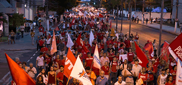13032015_capa_protesto_pro_dilma_leo.gif
