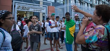31032015_protesto_sedu_capa_leo.jpg