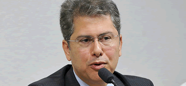 130415_helder_amorim_geraldo_magela_ag_senado.gif
