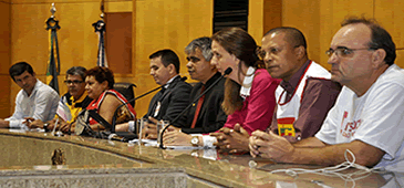 300415_sessao_assembleia_terceirizacao_reinaldo_carvalho_ales.gif
