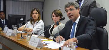 260515_cpi_assassinato_jovens_ana_volpe_ag_senado.jpg