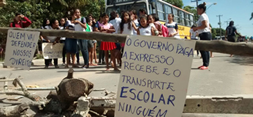 070815_protestoestudantes_indigenas_fotoleitor.png
