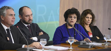 271115_agu_izabellateixeira_valtercampanato_abr.png