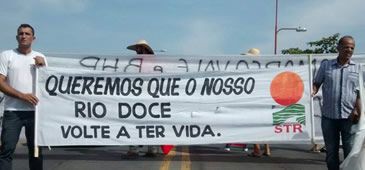 101215_protesto_colatina_xaba_om_face.jpg