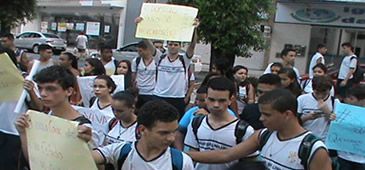 17122015manifestaC3A7C3A3o_conde.jpg