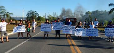 080416_protesto_itaunas_leitor.jpg