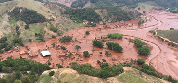 130416_barragem_samarco_bombeirosMG.png