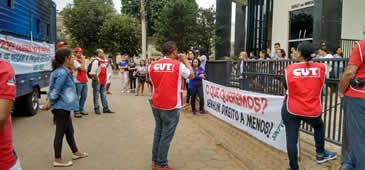 050916_protesto_trabalhadores_vestuario_sintvest.jpg
