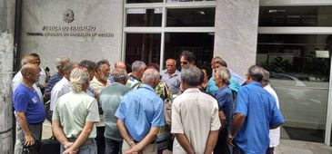 07032017_protesto_aposentadosVale.jpg