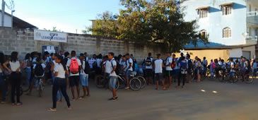 060417_protesto_escola_guarapari_foto_leitor.jpg