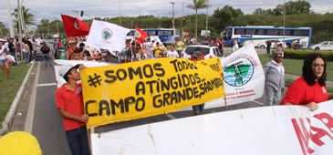 280417_greve_geral_capa_leo_sa_pora.jpg