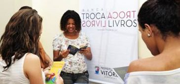 29052017_troca_livros_PMV.jpg