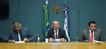 12122017_ales_convida_aladim_andrea_vazamento_vale_tati_beling_ales.jpg
