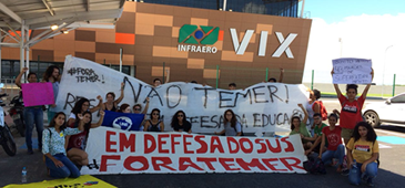 290318_protestoDCE_aeroporto.png