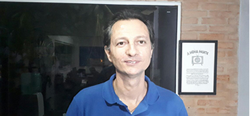030518_julianopavezi_facebook.png