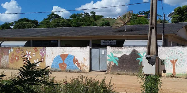 070418_escoladrolandia_fora_fotoleitor.png