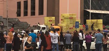 26052018_protesto_doacao_ovos_foto_do_leitor.jpg