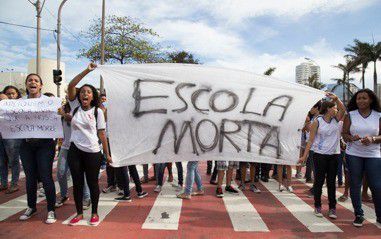 escola_morta_leosa.jpeg