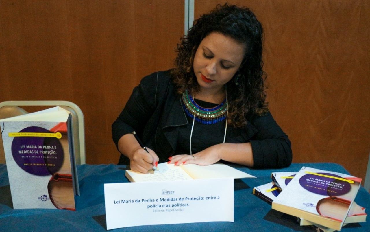 emily_marques_tenorio_livro_lei_maria_da_penha_divulgacao.jpg